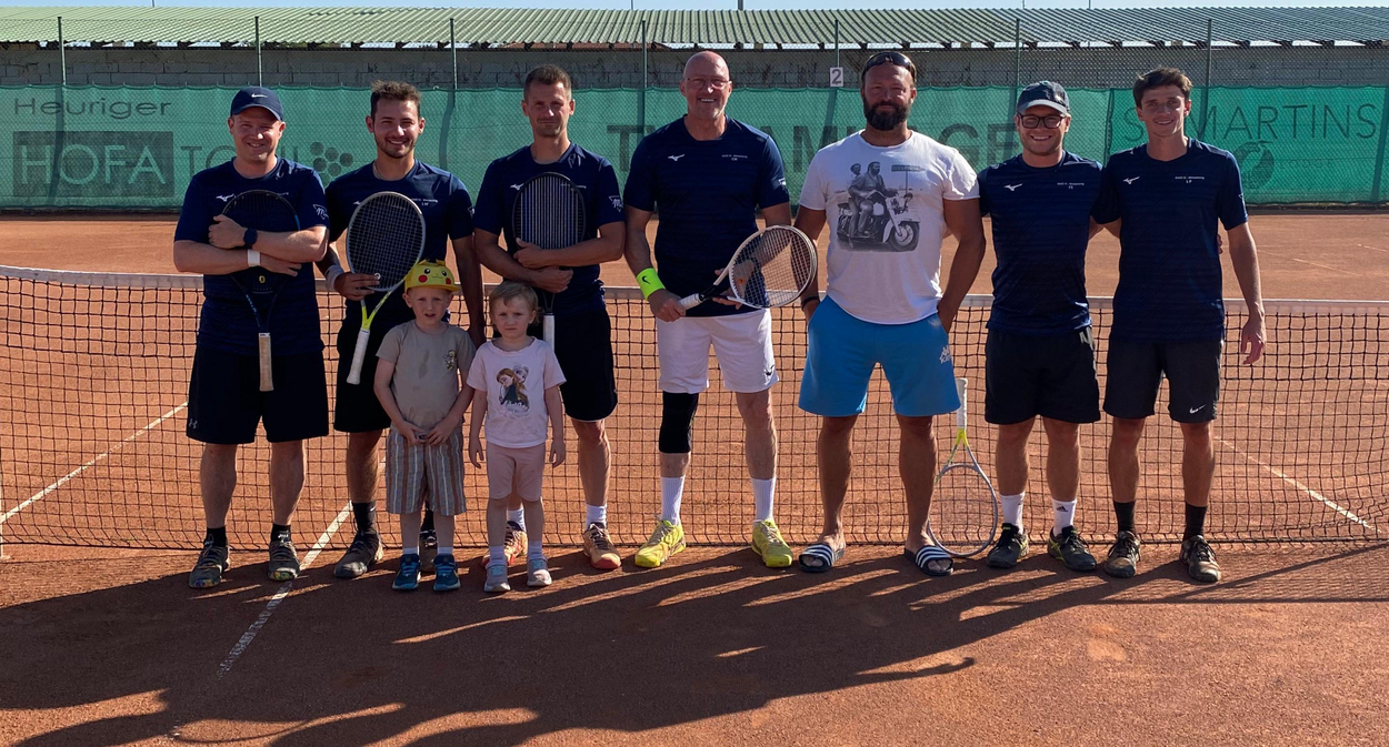 Herren 1 brillieren auch im Spitzenspiel - Meistertitel für Herren +45 und Damen!!!